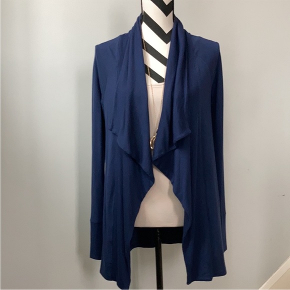 Lilly Pulitzer Elyssa Wrap in True Navy - Picture 3 of 7